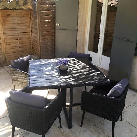 Juste Derriere Chez Nous Villa Boulbon Bagian luar foto